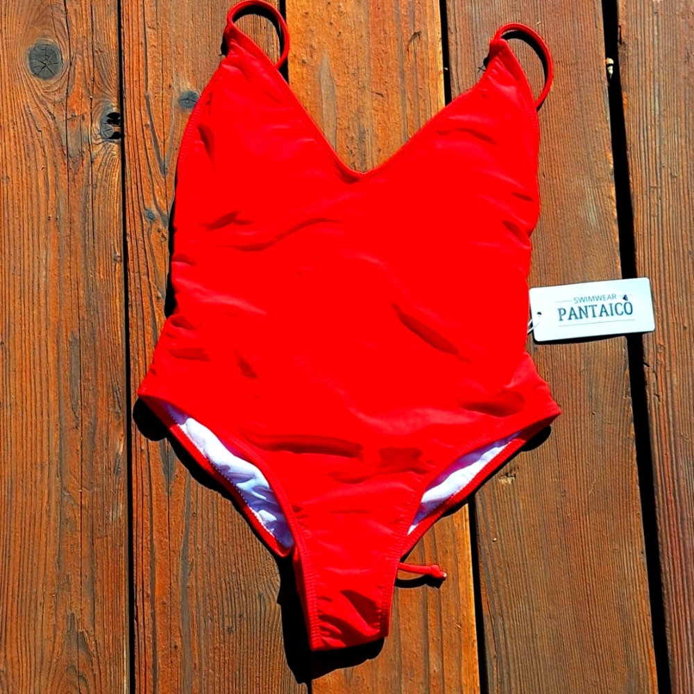 PANTAICO ONE PIECE SWIMSUIT.  SIZE L RED
